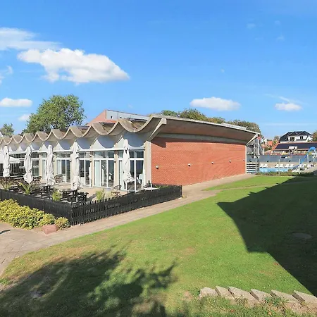 4 Person On A In Fåborg