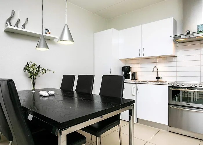 Apartment 4 Person On A In *